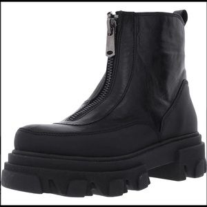 Size 8 Steve Madden JONESEY Fashion Leather Ankle Boots